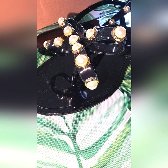 NIB black pearl beaded sandals. Size 8. Victoria Adames - Picture 5 of 5